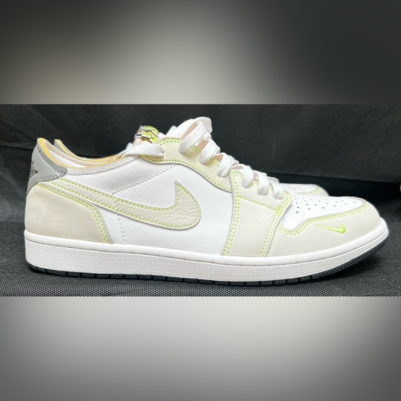 Nike Air Jordan 1 Retro OG Low Ghost Green Men’s Size 11 - Picture 1 of 7